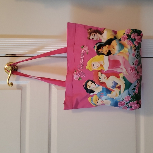 Pink Disney Princess Weekend bag - Picture 2 of 9